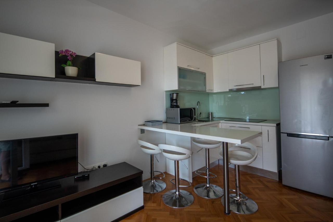 Apartmani Mara Pakostane Exterior photo