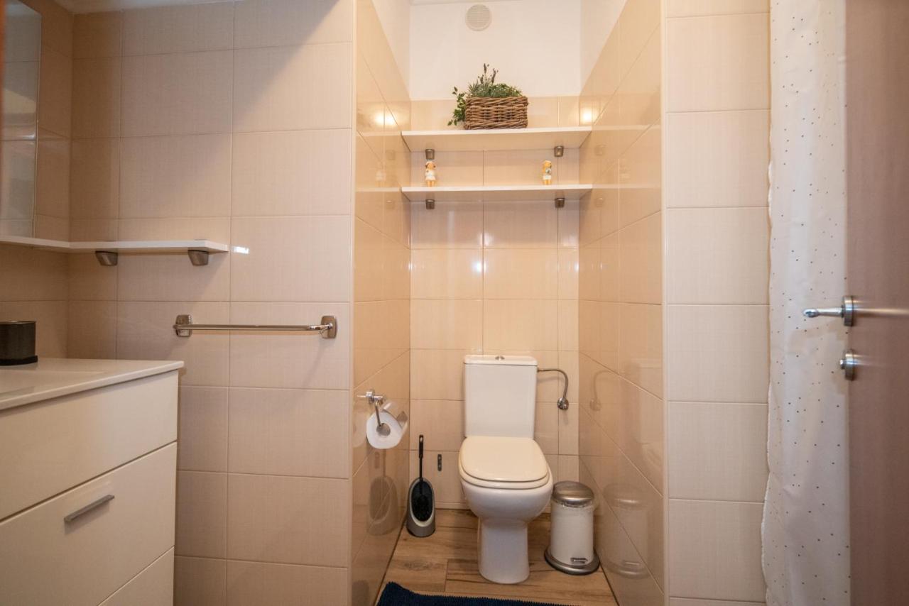 Apartmani Mara Pakostane Exterior photo