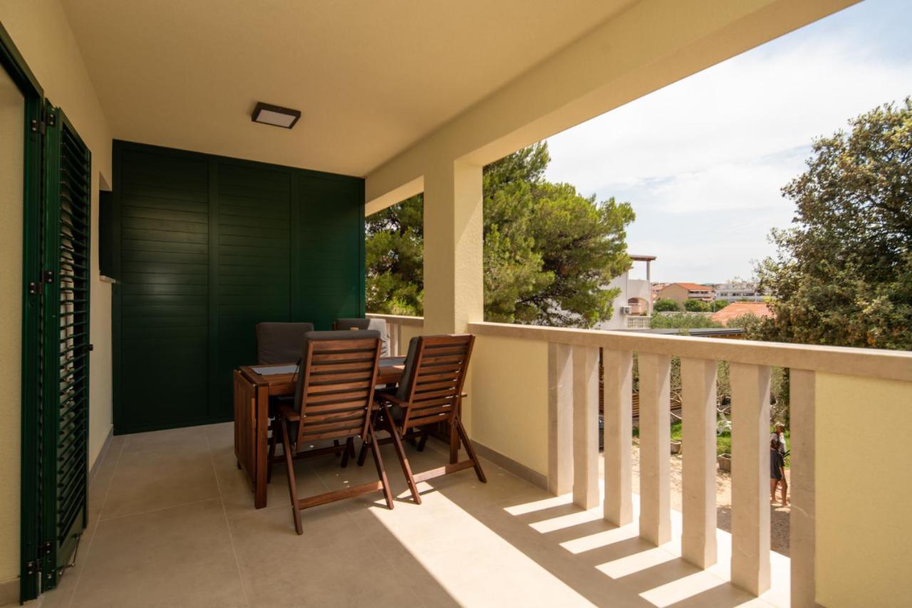 Apartmani Mara Pakostane Exterior photo