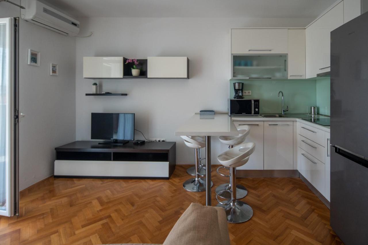 Apartmani Mara Pakostane Exterior photo