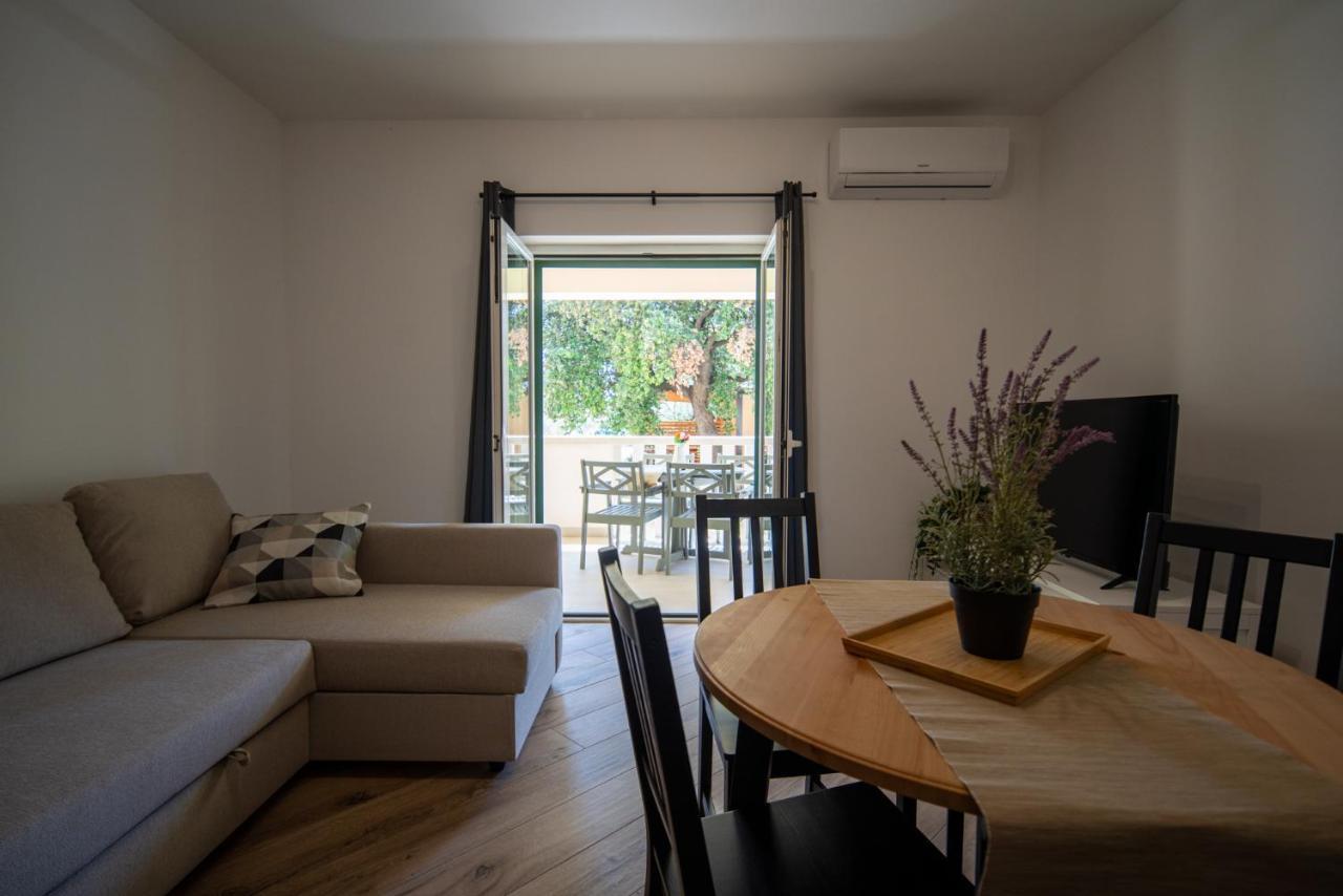 Apartmani Mara Pakostane Exterior photo